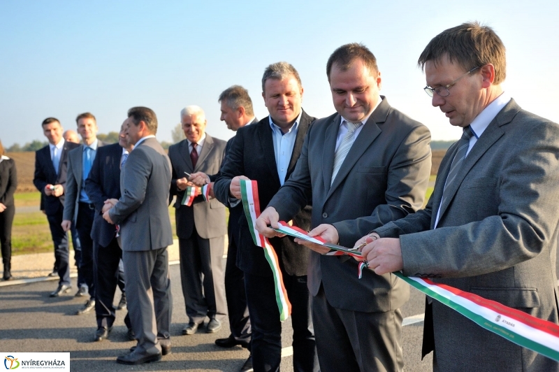 Nyugati elkerülő újabb útszakasszal bővült