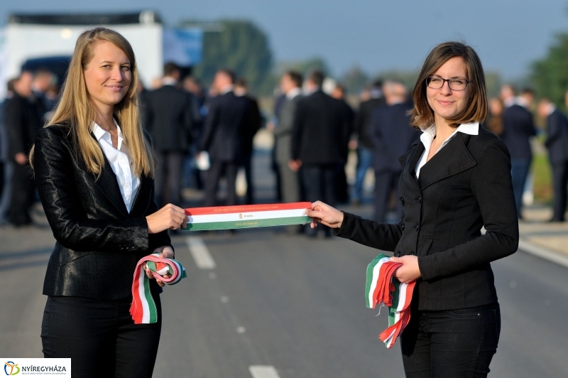 Nyugati elkerülő újabb útszakasszal bővült