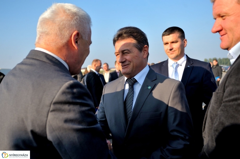 Nyugati elkerülő újabb útszakasszal bővült