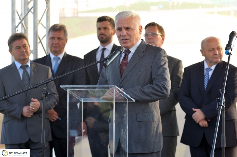 Nyugati elkerülő újabb útszakasszal bővült