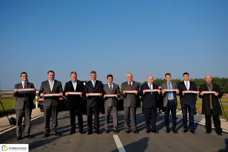 Nyugati elkerülő újabb útszakasszal bővült