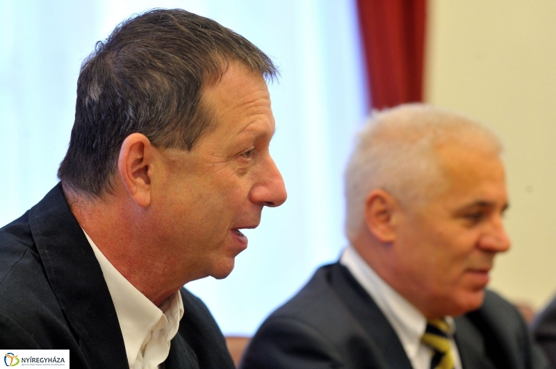 Szinházi Szilveszter sajtótájékoztató