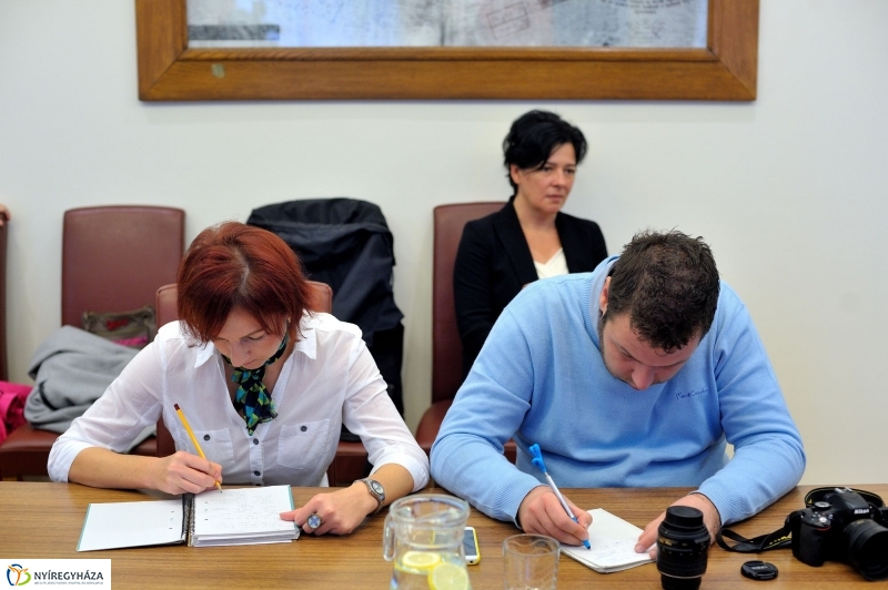 Szinházi Szilveszter sajtótájékoztató