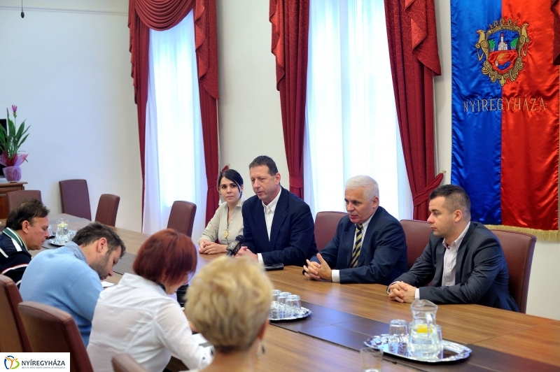 Szinházi Szilveszter sajtótájékoztató