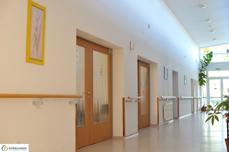 Mindenszentekre emlékezés - Szivárvány Idősek Otthona