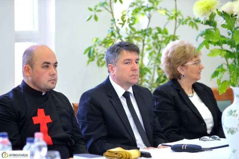 Mindenszentekre emlékezés - Szivárvány Idősek Otthona