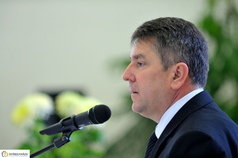 Mindenszentekre emlékezés - Szivárvány Idősek Otthona