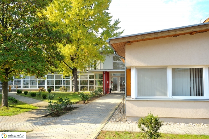 Mindenszentekre emlékezés - Szivárvány Idősek Otthona