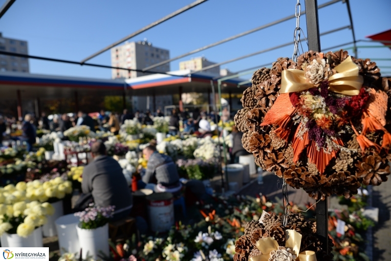 Napsütés és virágözön a piacon