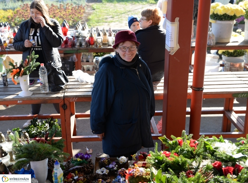 Napsütés és virágözön a piacon