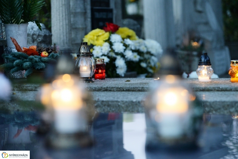 Az emlékezés virágai az Északi Temetőben