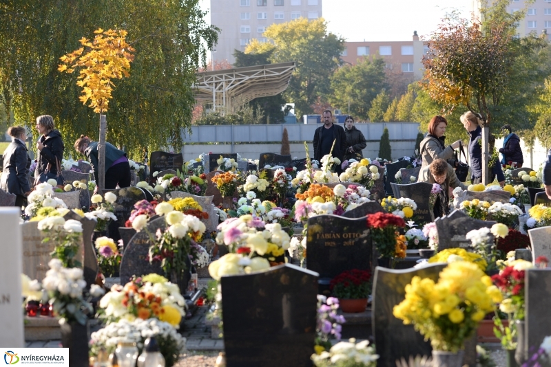 Az emlékezés virágai az Északi Temetőben