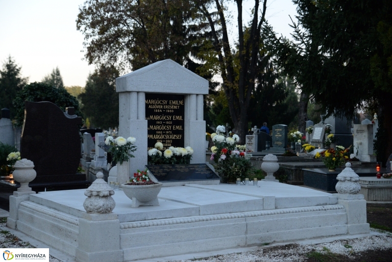 Az emlékezés virágai az Északi Temetőben