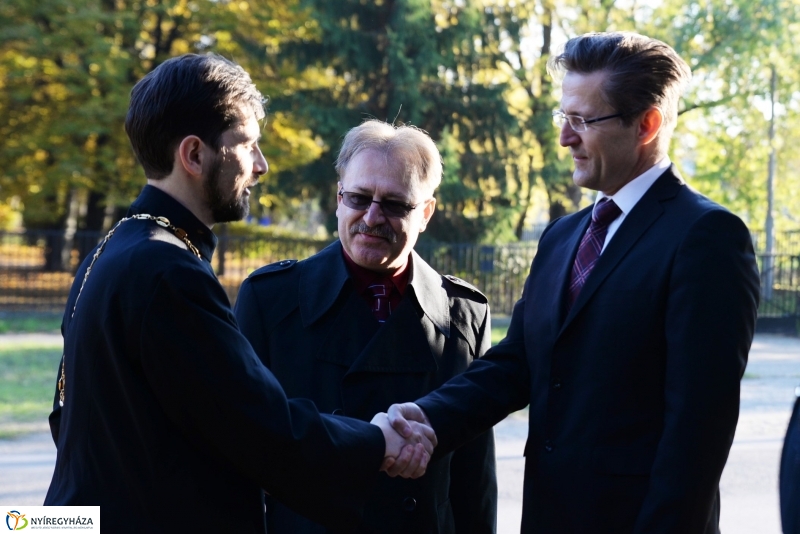 Megemlékezés a Hősök Temetőjében