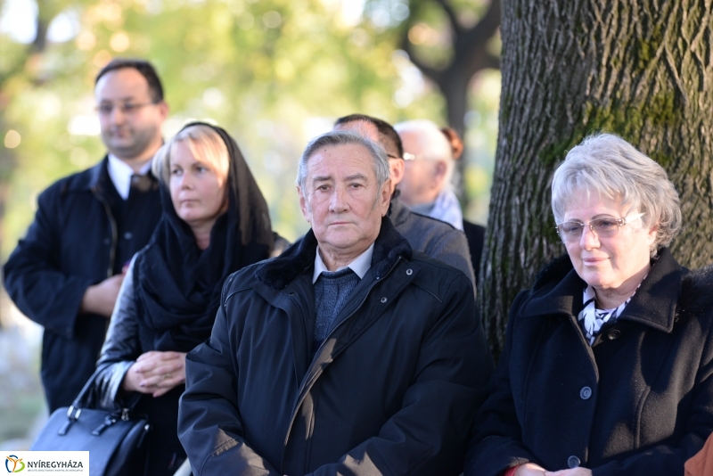 Megemlékezés a Hősök Temetőjében