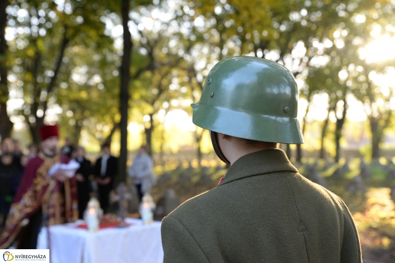 Megemlékezés a Hősök Temetőjében