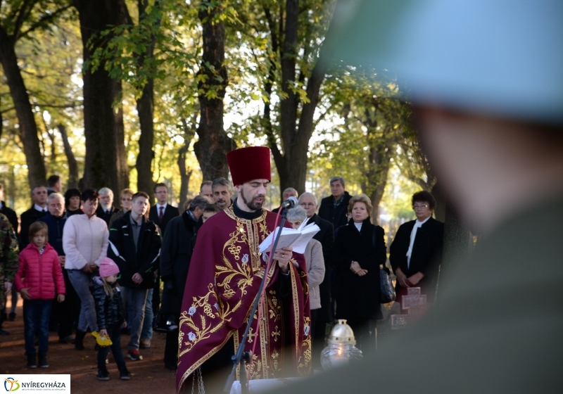 Megemlékezés a Hősök Temetőjében