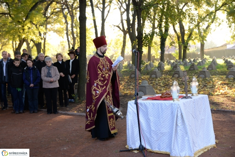 Megemlékezés a Hősök Temetőjében