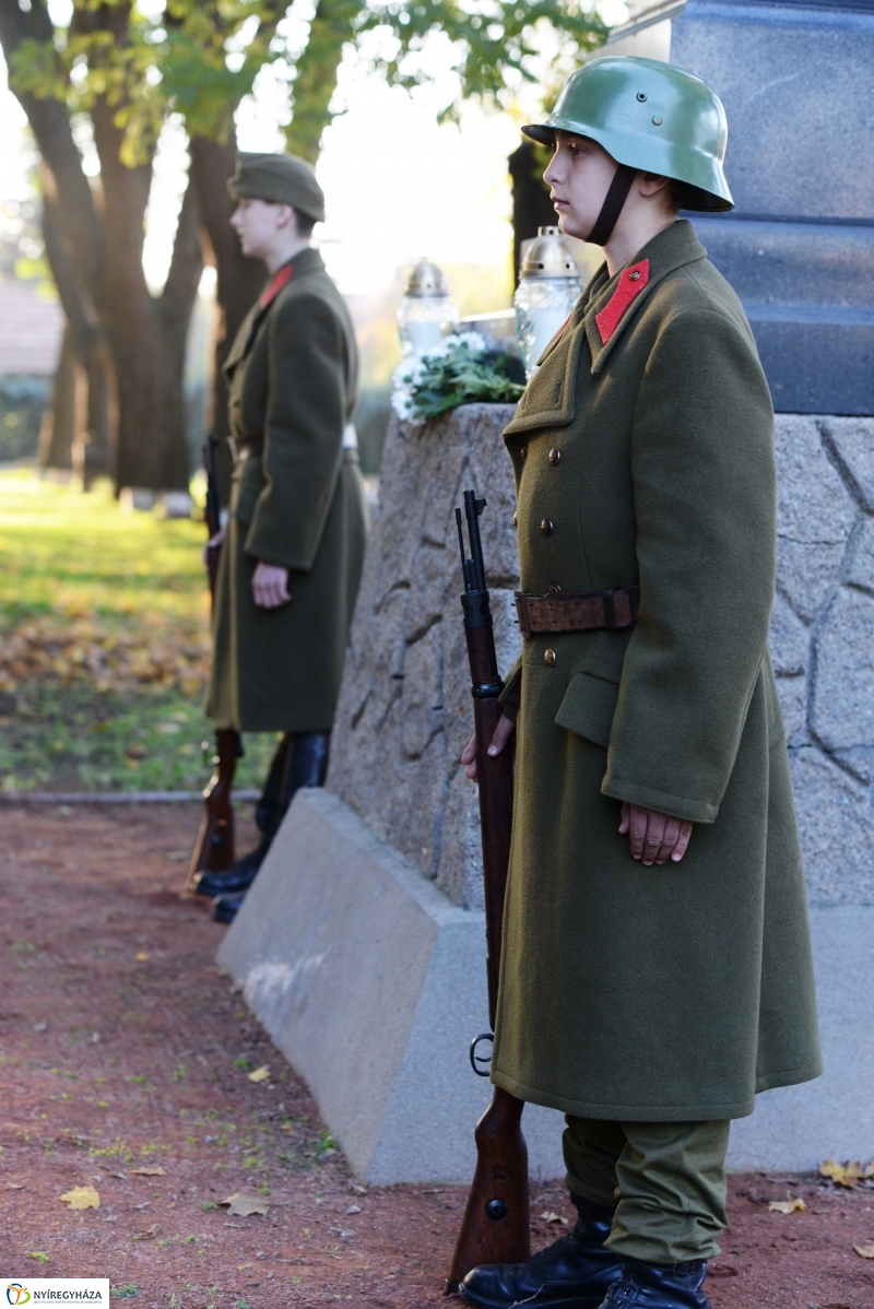 Megemlékezés a Hősök Temetőjében