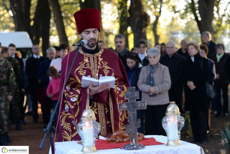 Megemlékezés a Hősök Temetőjében