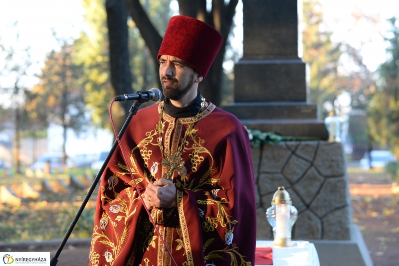 Megemlékezés a Hősök Temetőjében