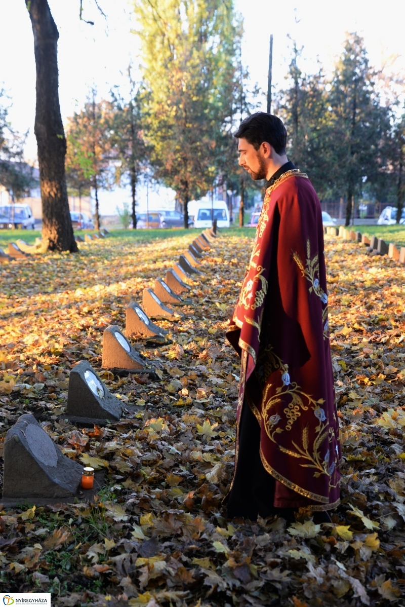 Megemlékezés a Hősök Temetőjében