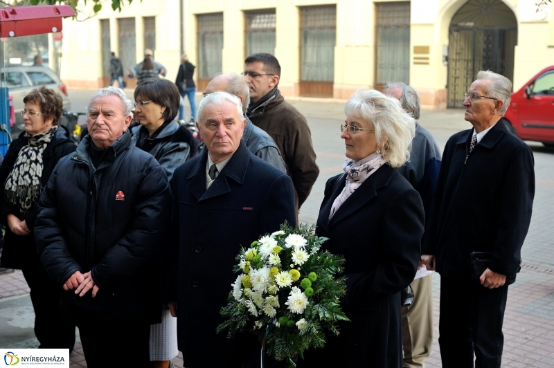 Elhurcolt postásokra emlékeztek