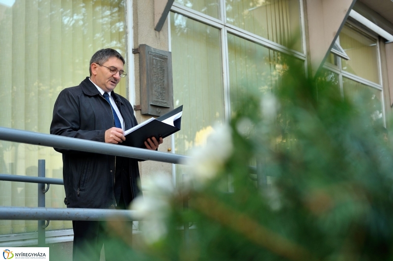 Elhurcolt postásokra emlékeztek