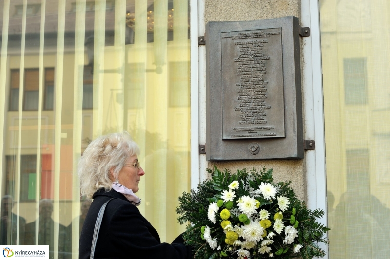 Elhurcolt postásokra emlékeztek