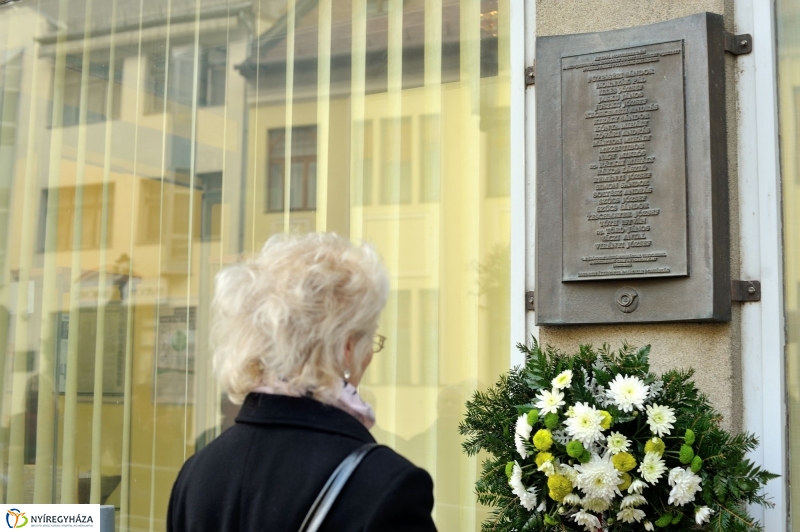 Elhurcolt postásokra emlékeztek