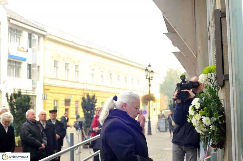 Elhurcolt postásokra emlékeztek