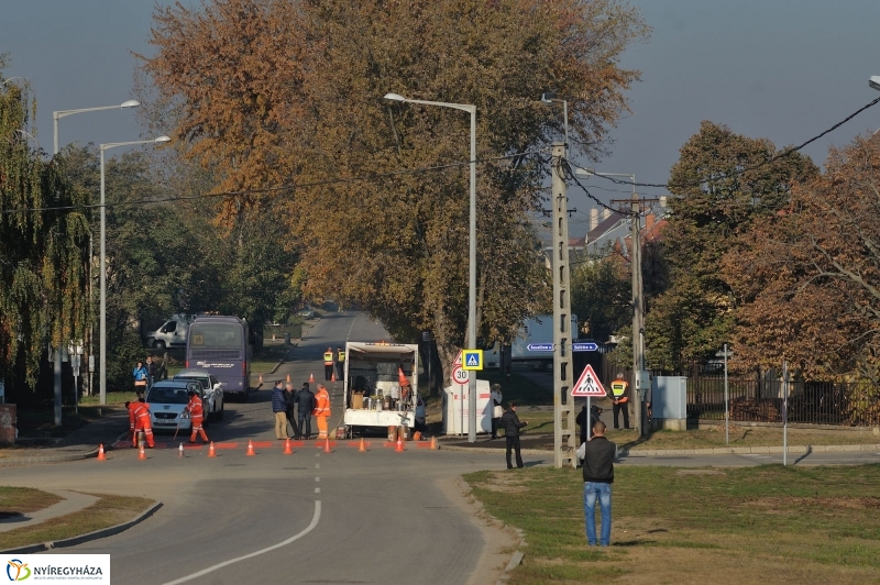 Új Alma utcai zebra felfestése