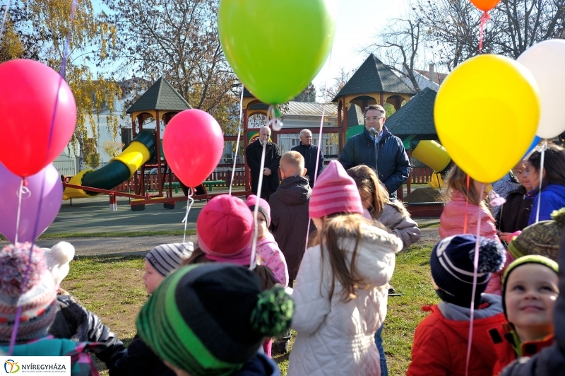 Benczúr téri játszótér átadása