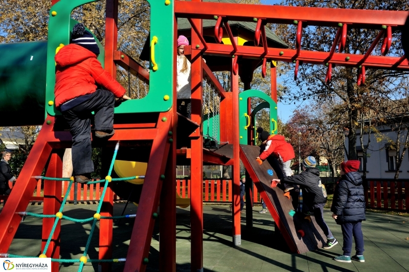 Benczúr téri játszótér átadása