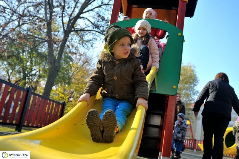 Benczúr téri játszótér átadása