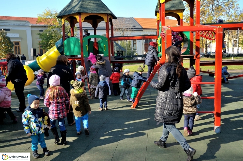Benczúr téri játszótér átadása