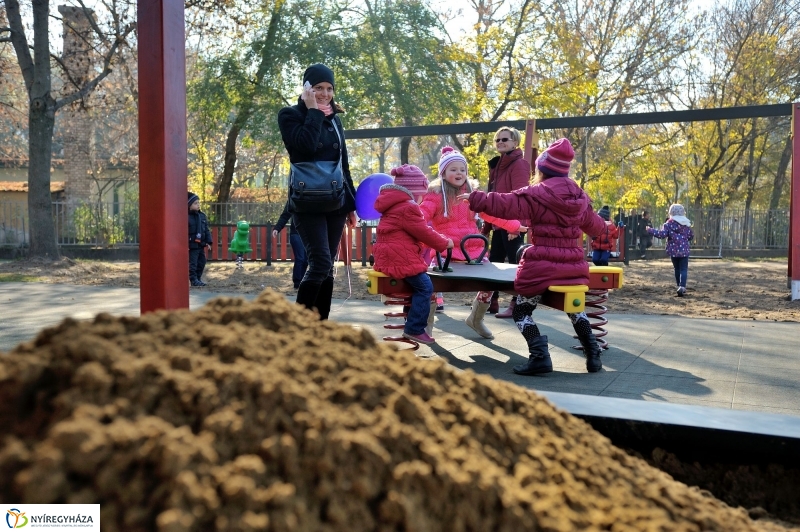 Benczúr téri játszótér átadása