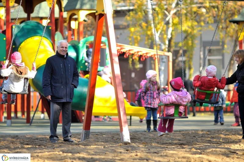 Benczúr téri játszótér átadása