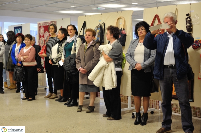 Foltkiállítás a Váci Mihály Kulturális Központban