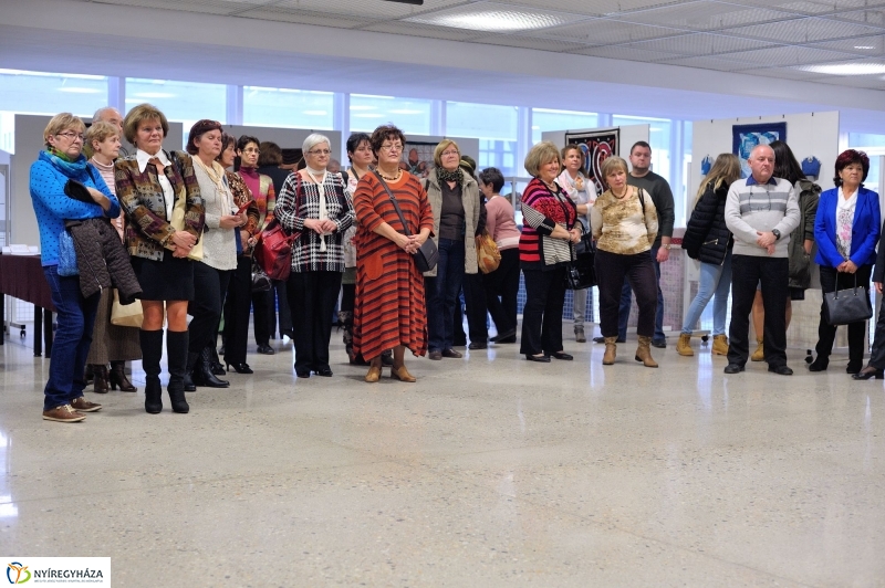 Foltkiállítás a Váci Mihály Kulturális Központban