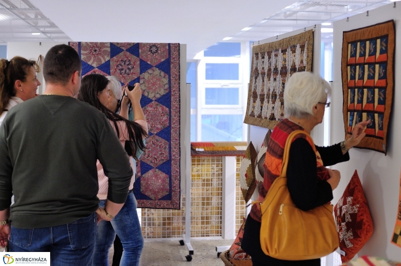 Foltkiállítás a Váci Mihály Kulturális Központban