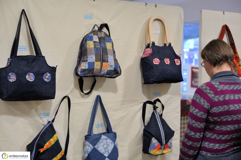 Foltkiállítás a Váci Mihály Kulturális Központban