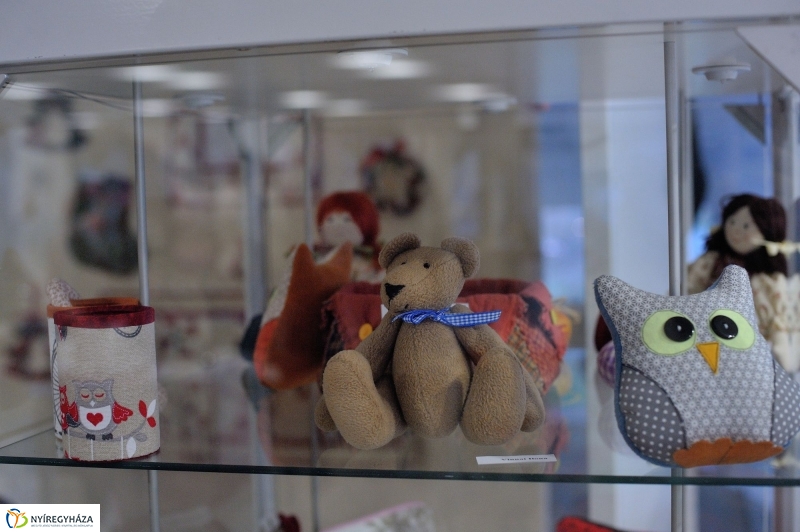 Foltkiállítás a Váci Mihály Kulturális Központban