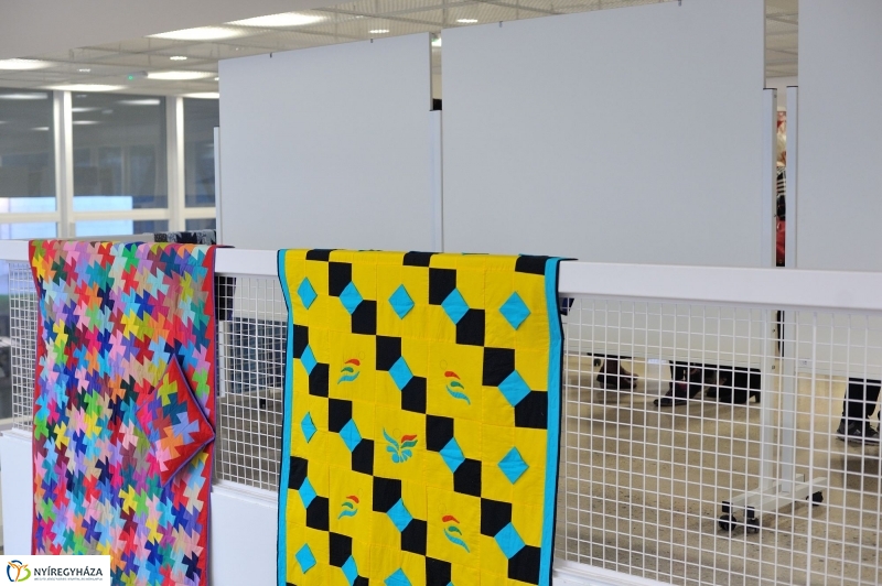 Foltkiállítás a Váci Mihály Kulturális Központban