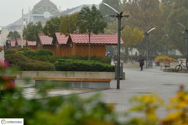 Épül a Karácsonyi Forgatag