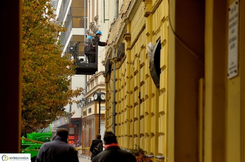 Épül a Karácsonyi Forgatag