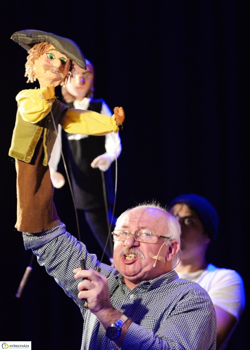 Mátyás az igazságos-bábelőadás a VMKK-ban