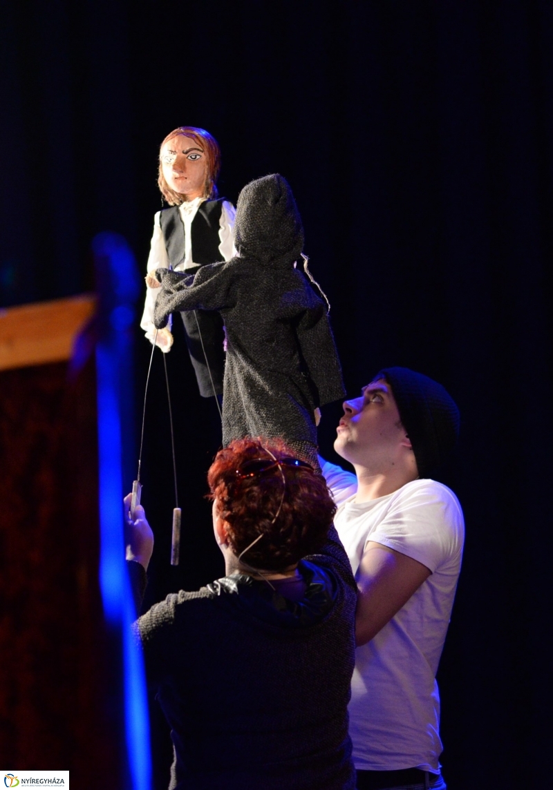 Mátyás az igazságos-bábelőadás a VMKK-ban