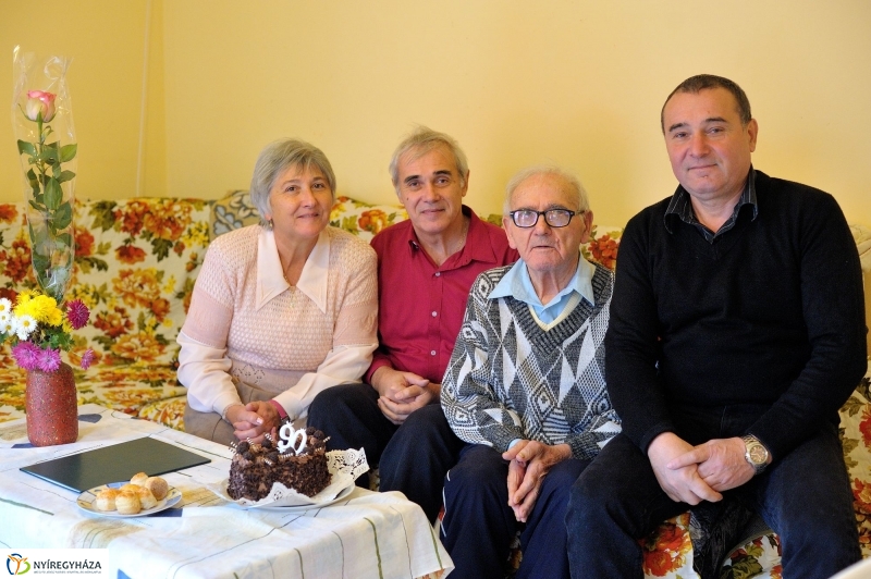 Szépkorú köszöntése - Bezdán Elek