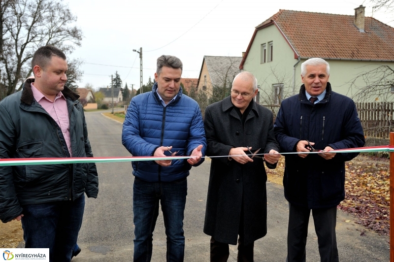 Új útszakasz átadása - Mérő-Majoranna-Madár út kereszteződése